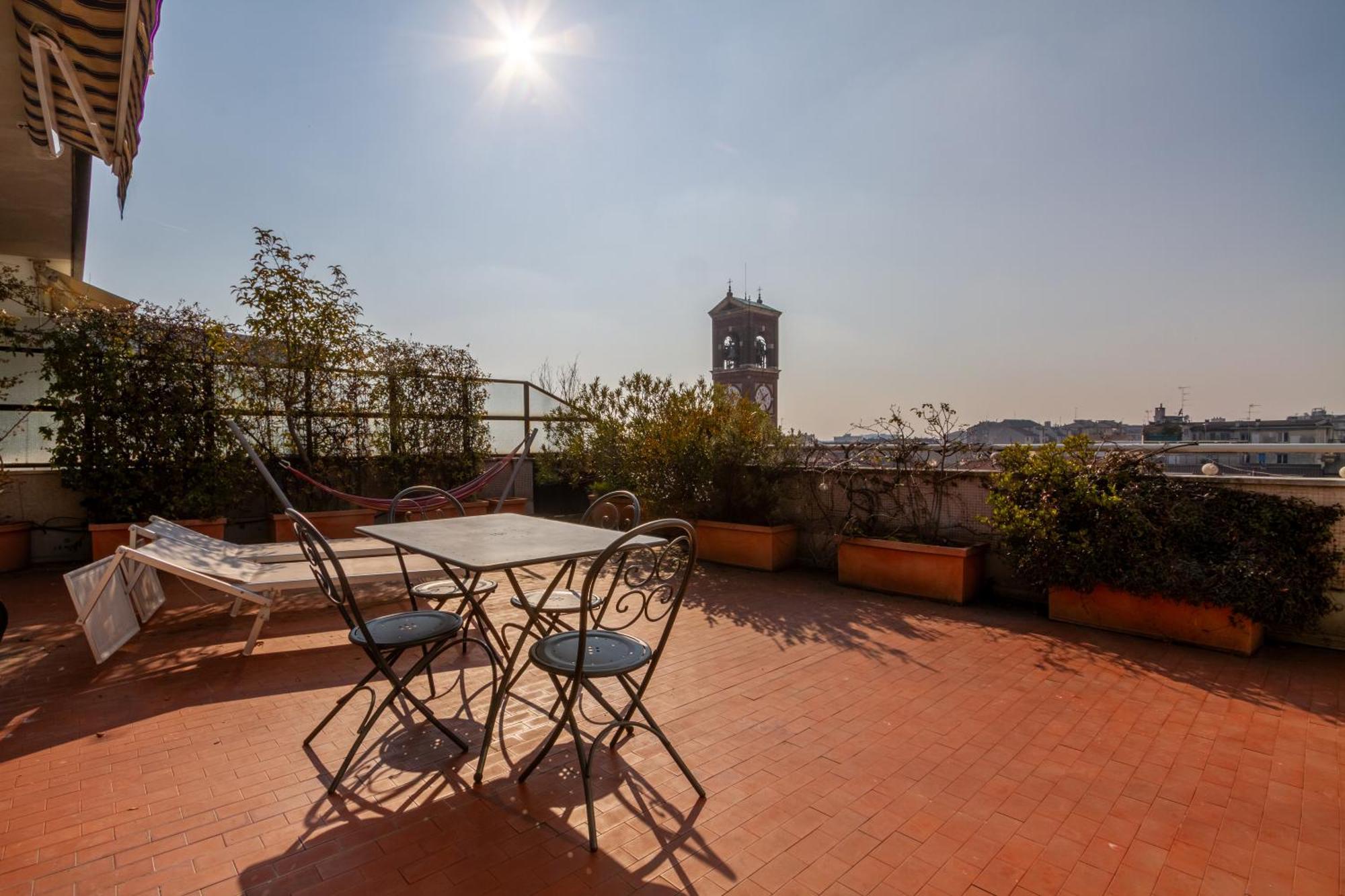 Attico Con Terrazzo Navigli Bocconi - Navigliapartments Milão Exterior foto