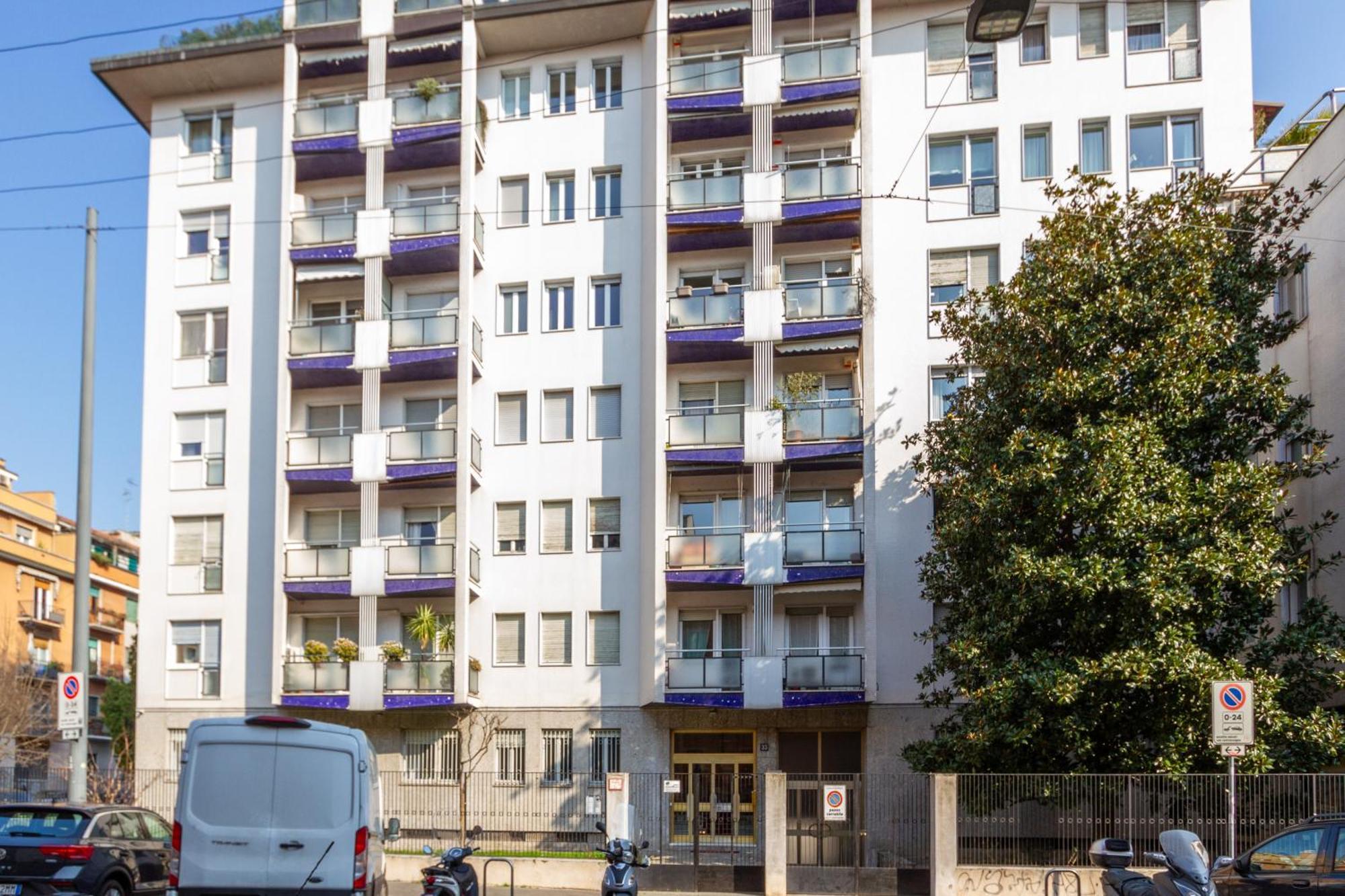 Attico Con Terrazzo Navigli Bocconi - Navigliapartments Milão Exterior foto